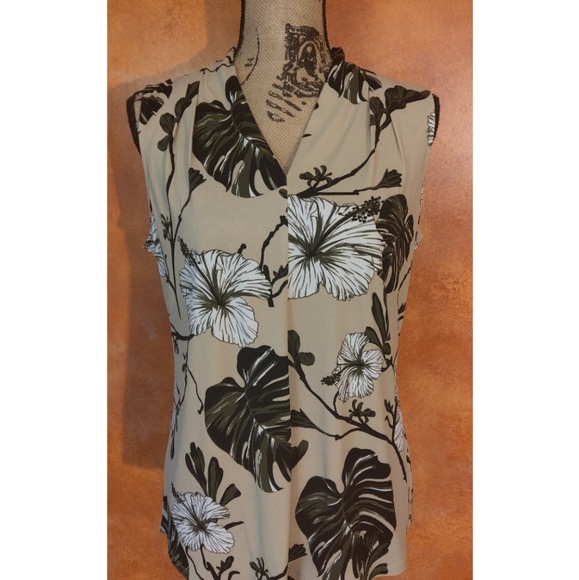 Tan w/black blouse. L - Picture 2 of 3